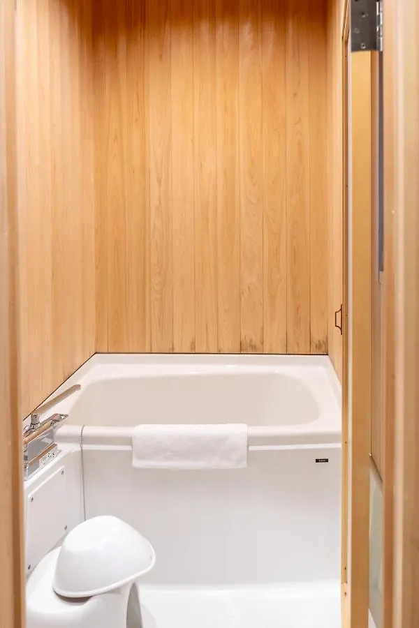 Little Hotel Kyoto Karasuma Takatsuji 0*,  Japão